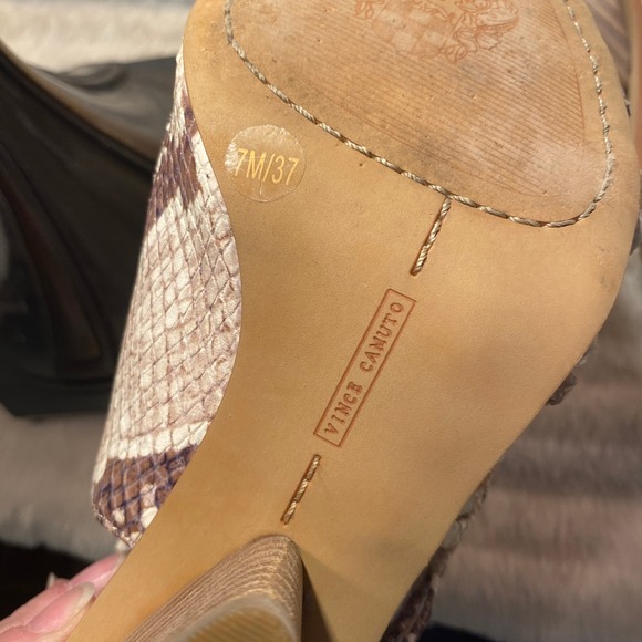 Vince Camuto Ankara Snake Desert Sand Sahara Leather Block Heels size 7M - Picture 6 of 8